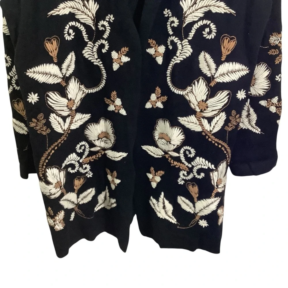 Chicos stylish black